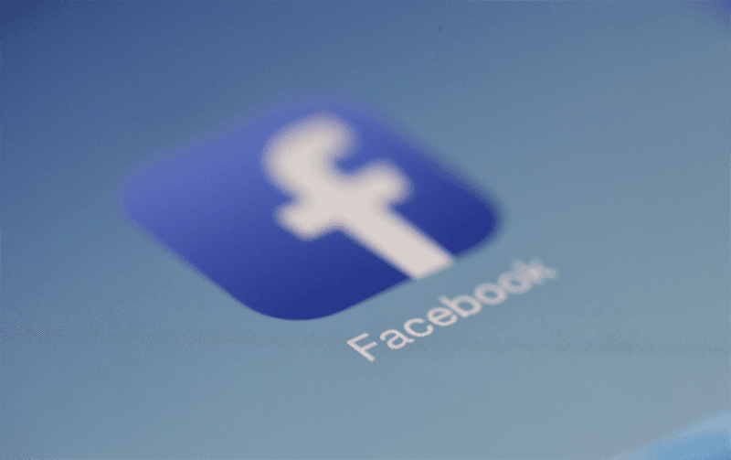 Quer alcançar um amplo público online? Uma campanha publicitária no Facebook pode ser a melhor estratégia. Construímos campanhas publicitárias na maior rede de mídia social da internet. Nossas campanhas incluem direcionar dados demográficos específicos que estão mais em sintonia com seus objetivos. Direcionamos o público-alvo com a mensagem de marketing certa e assumimos total controle da campanha para ajudá-lo a obter o máximo de seu investimento em publicidade. Permita que nossa equipe se torne uma extensão sua e tire proveito do poder da plataforma de anúncios do Facebook.