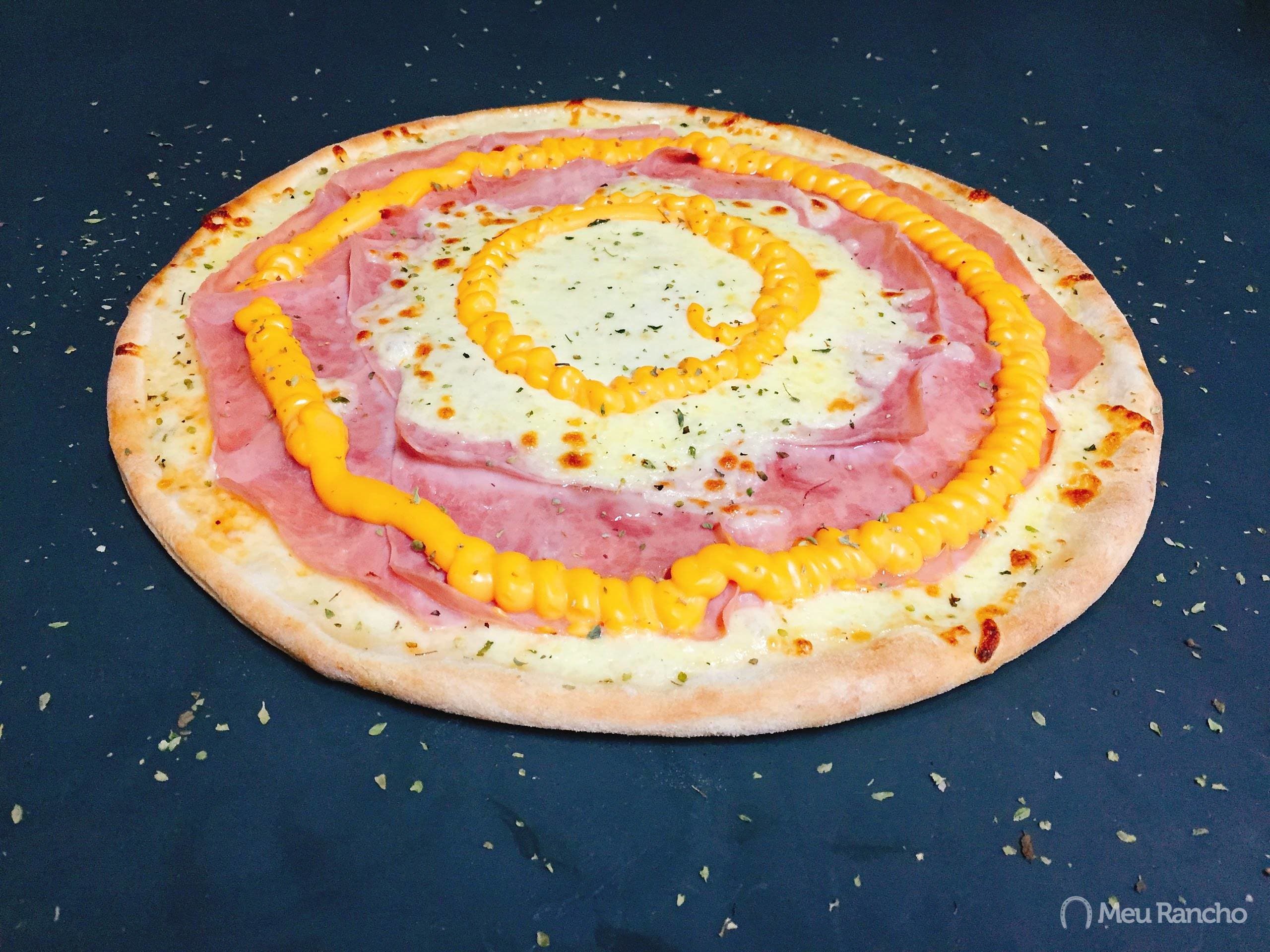 Pizza com borda de cheddar 🍕😁 - Picture of Pizzaria Fratello