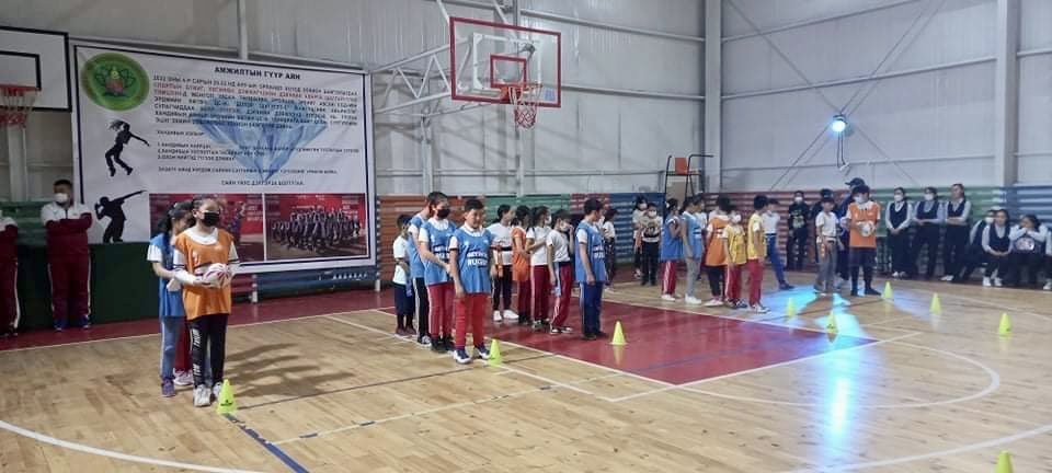 Students from the Erdmiin Khutuch Complex School introduced rugby