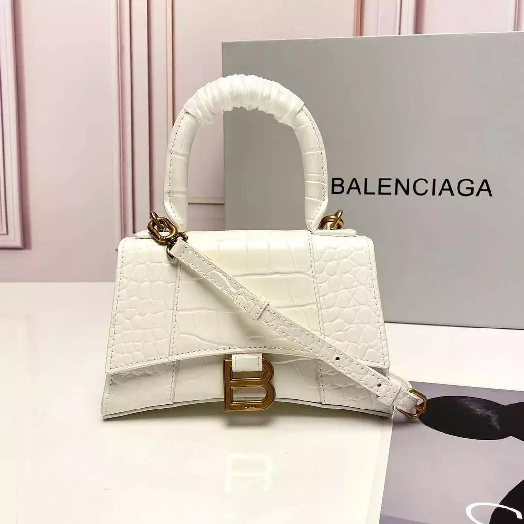 Replica Mom editorial bag
