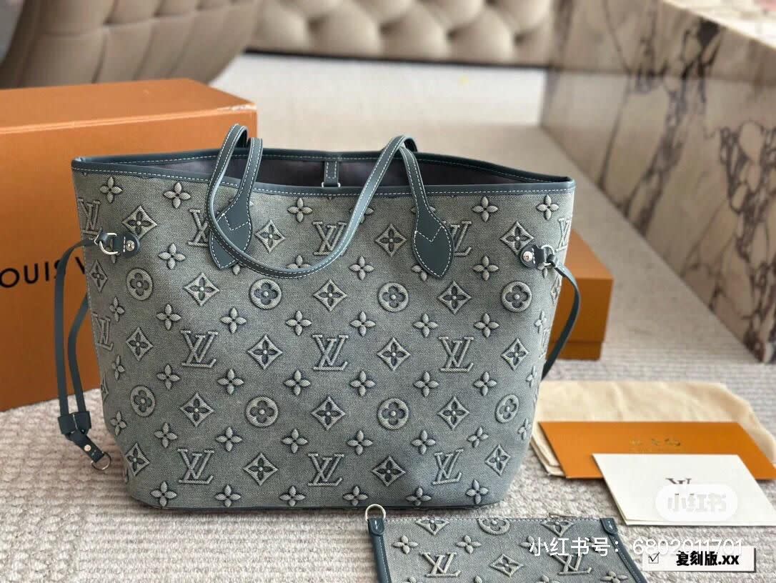 Louis Vuitton Bags 64