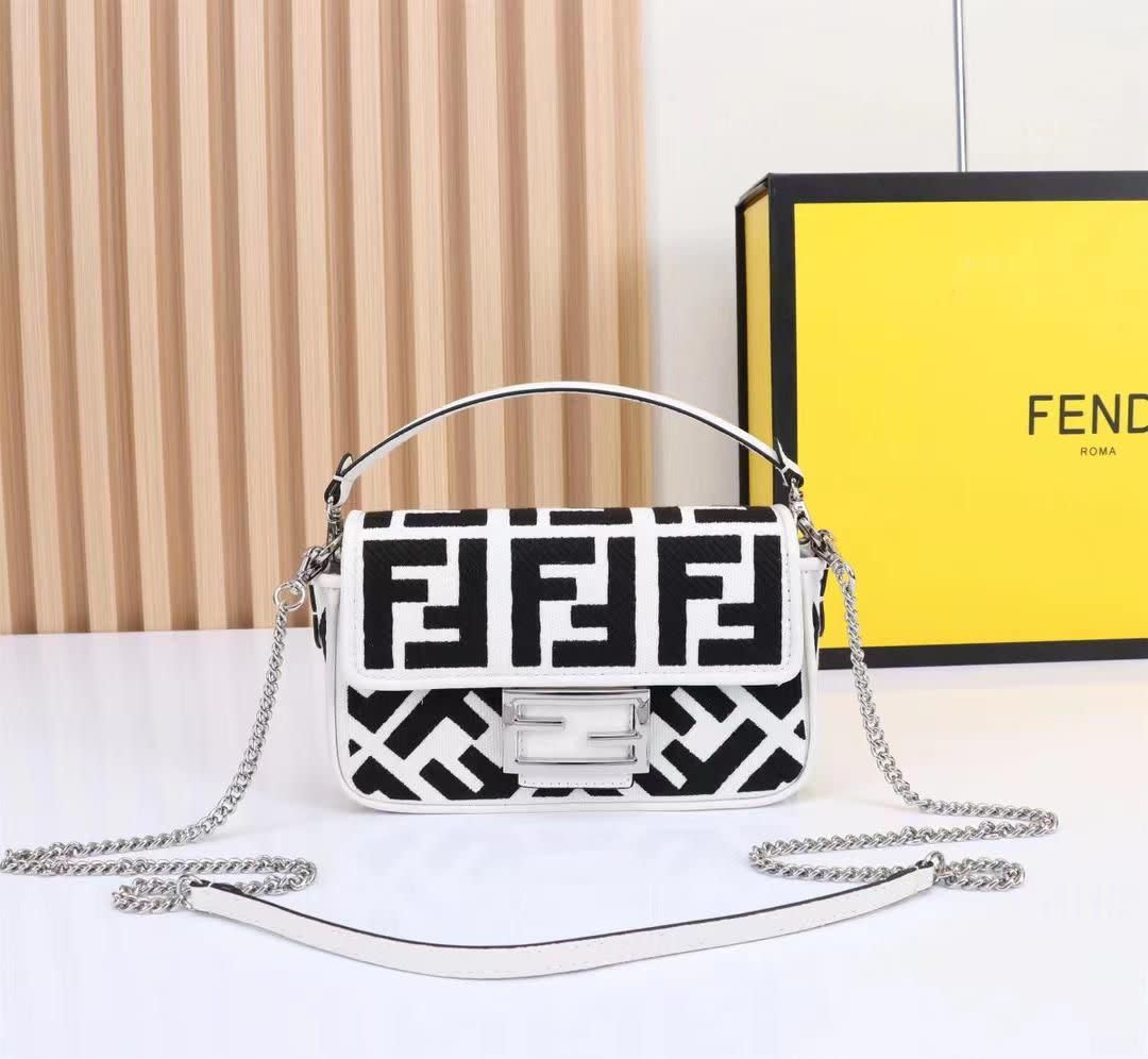 Fendi Bags 29
