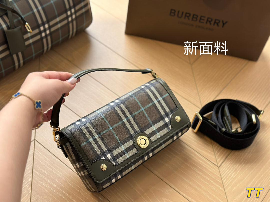 Burberry Bags 15