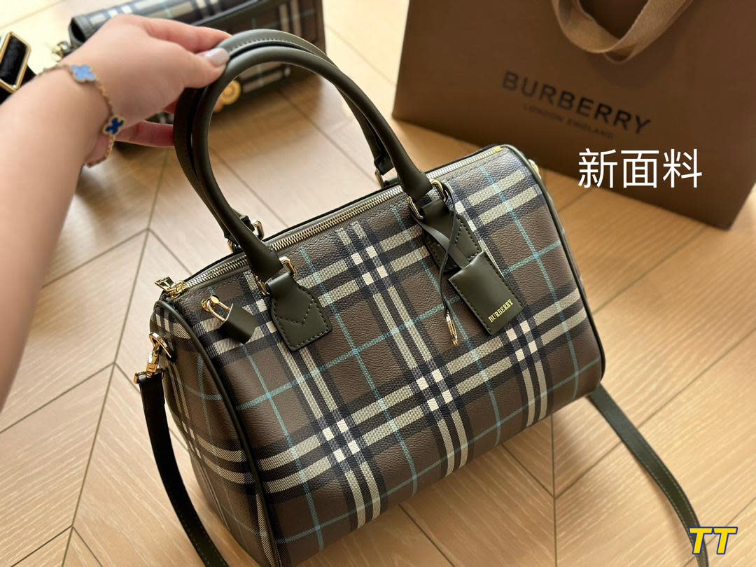 Burberry Bags 04