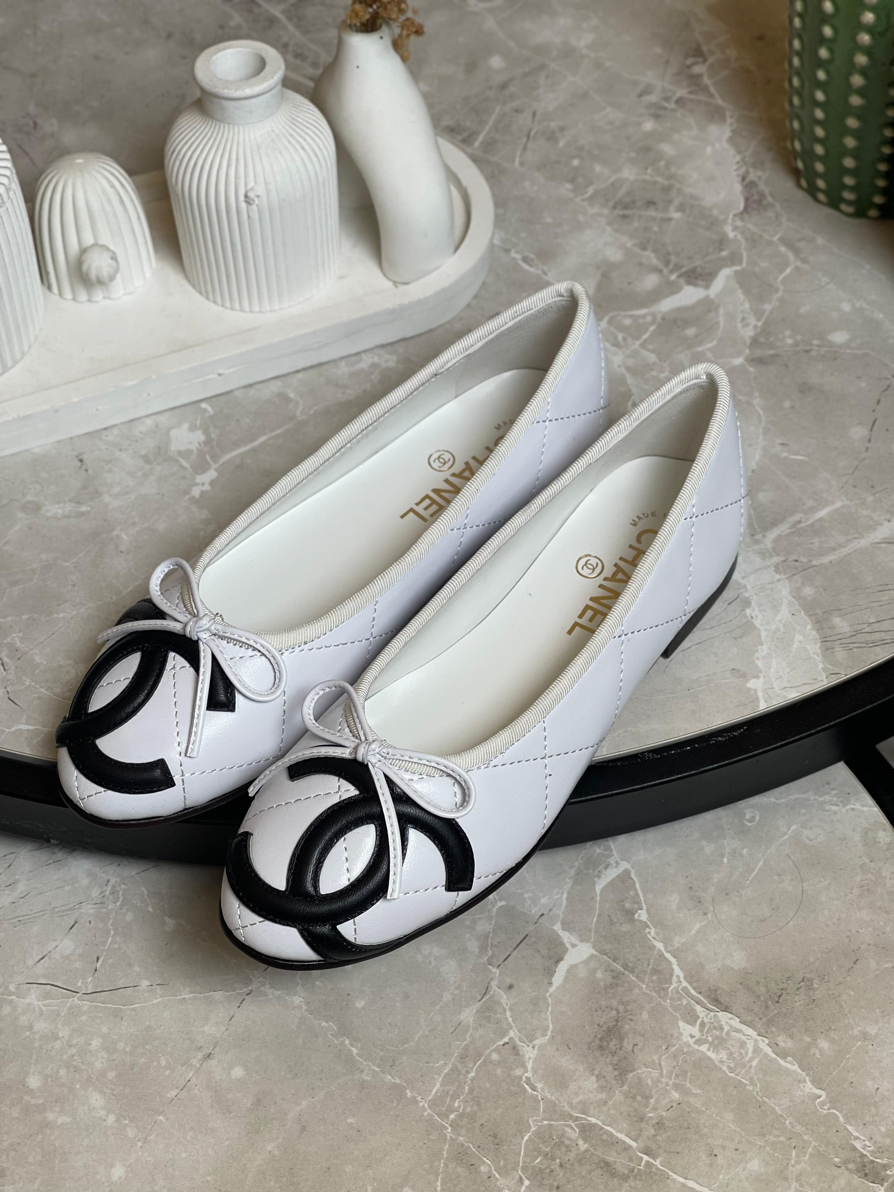 Chanel Shoes 18