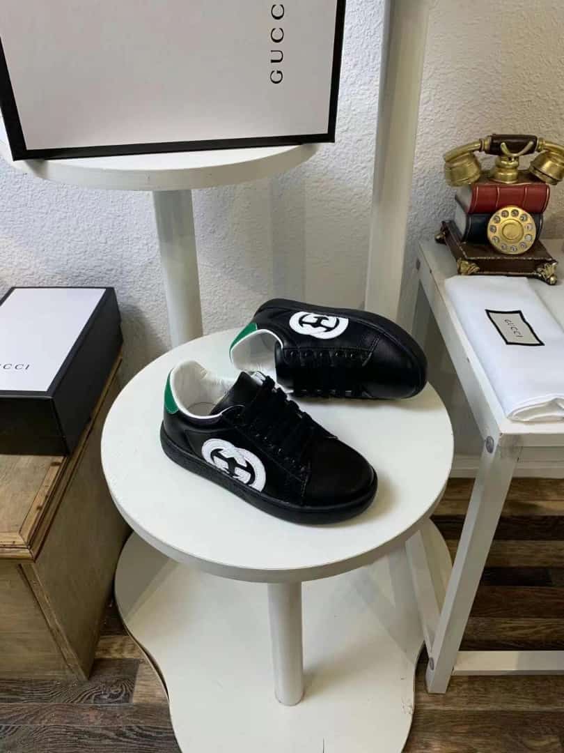 Gucci Shoes 19