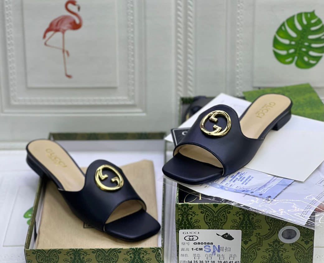 Gucci Shoes 09
