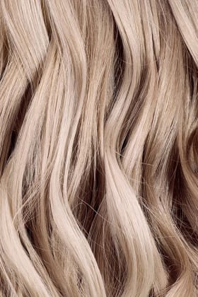 medium wavy blonde hair