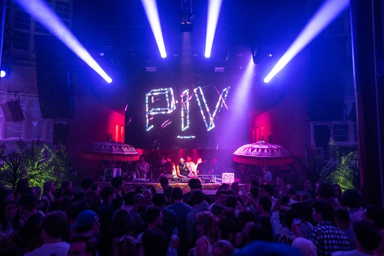 PIV X HET SIERAAD AMSTERDAM