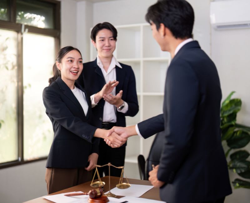 Complete Business & Legal Support in Dubai
