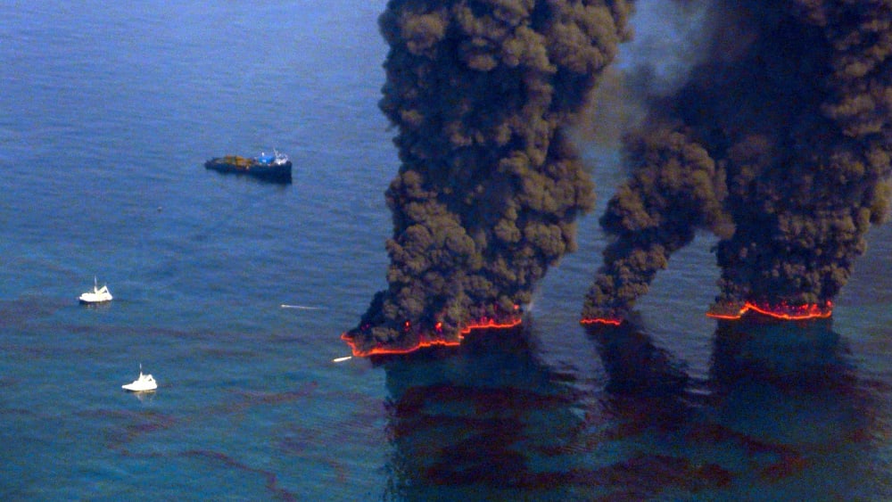 Crews conduct overflights of controlled burns taking place in the Gulf of Mexico.