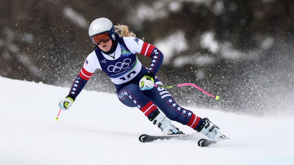 Lindsey Vonn skis.
