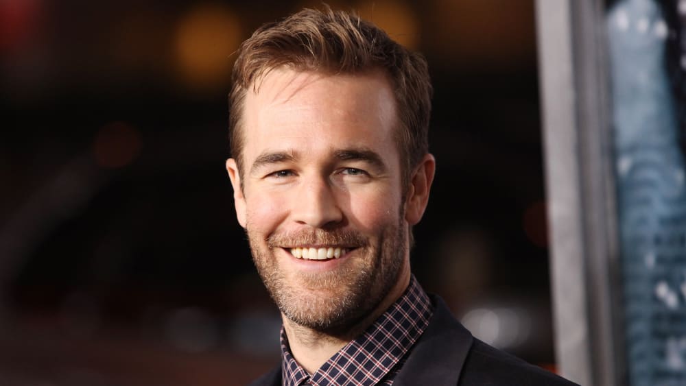 James Van Der Beek poses for a photo.