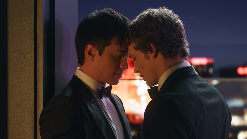 Hudson Williams, left, as Shane Hollander and Connor Storrie as Ilya Rozanov with their foreheads touching