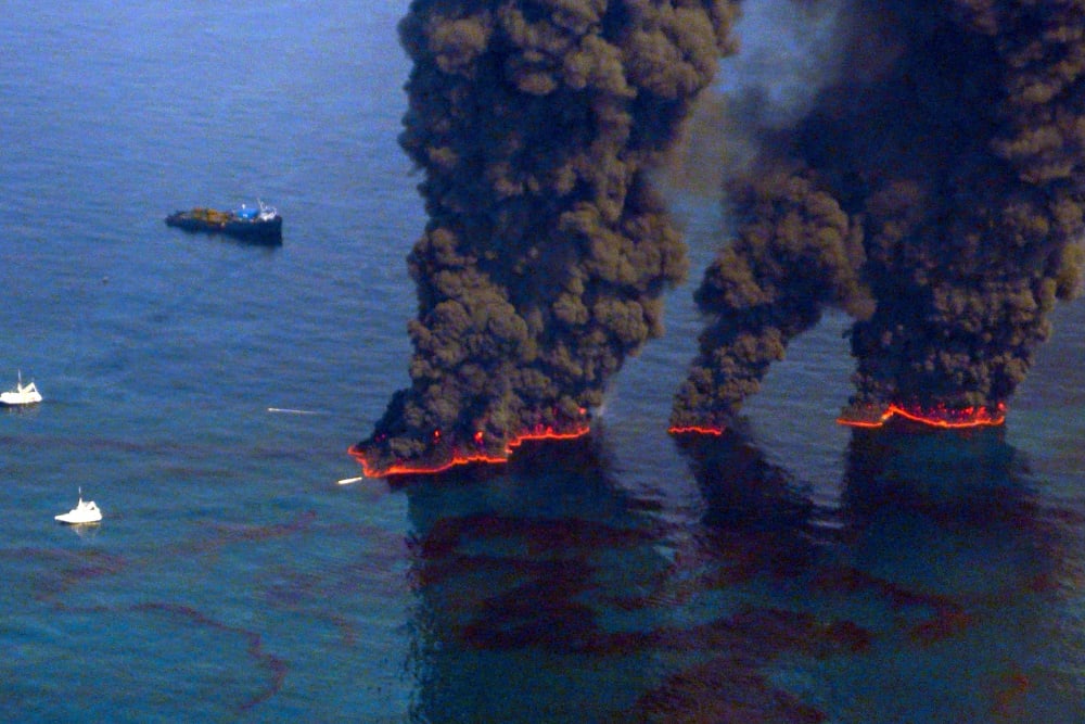 Crews conduct overflights of controlled burns taking place in the Gulf of Mexico.