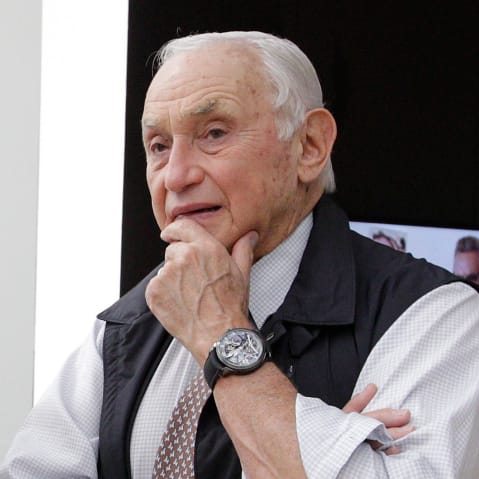 Les Wexner in 2014 with his hand on his chin.