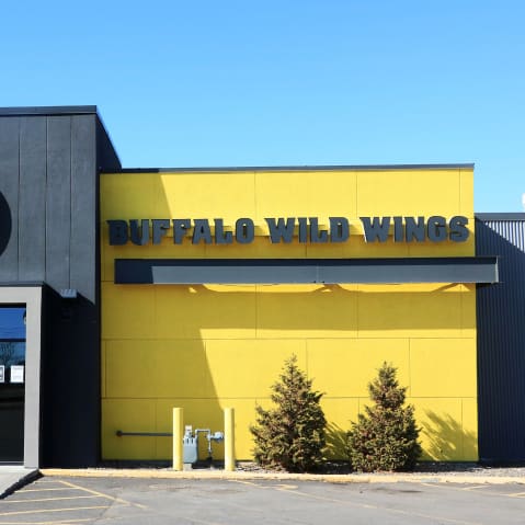 Buffalo Wild Wings restaurant entrance in Idaho.