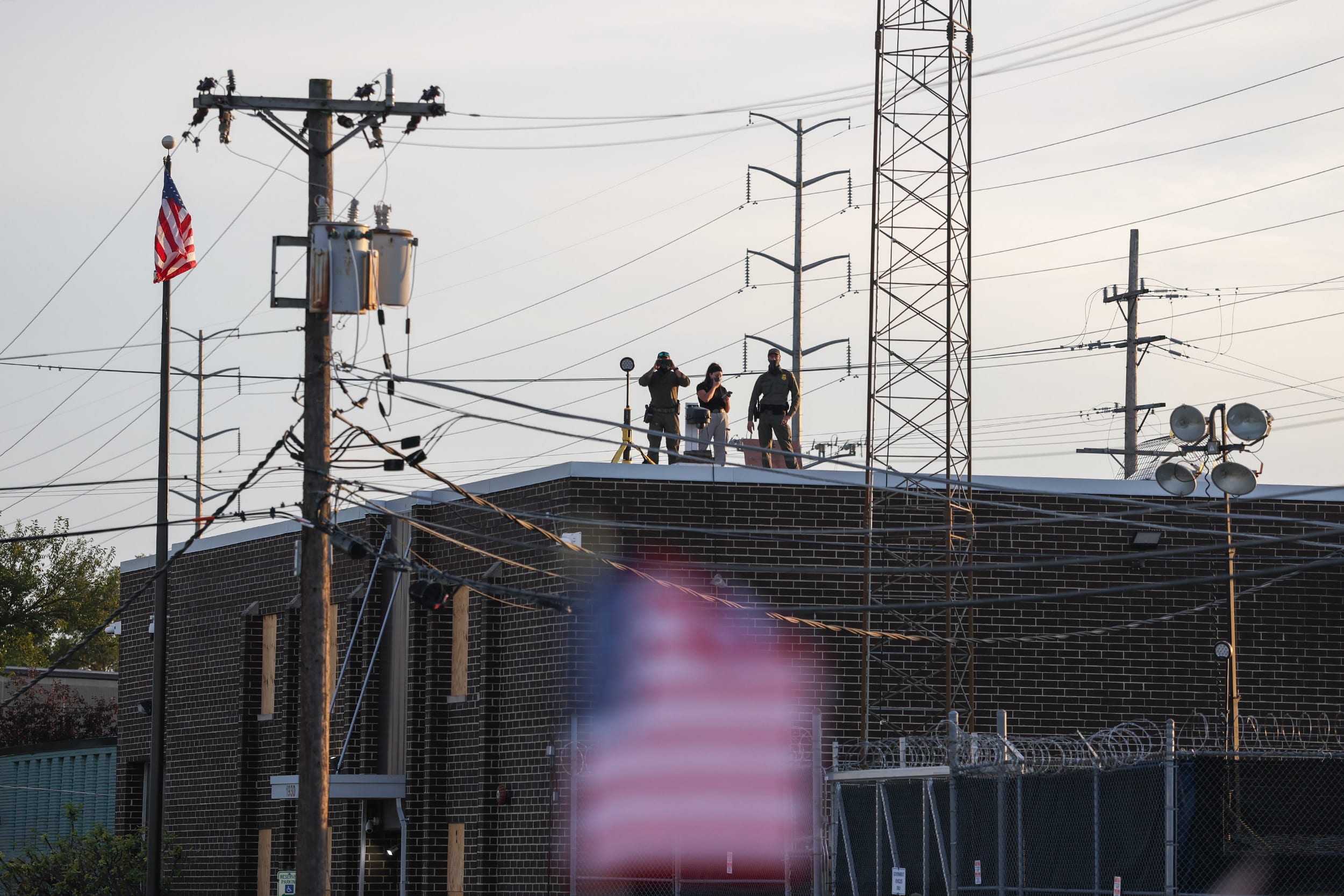 Broadview Ice Judge orders Trump administration to improve conditions at Broadview ...