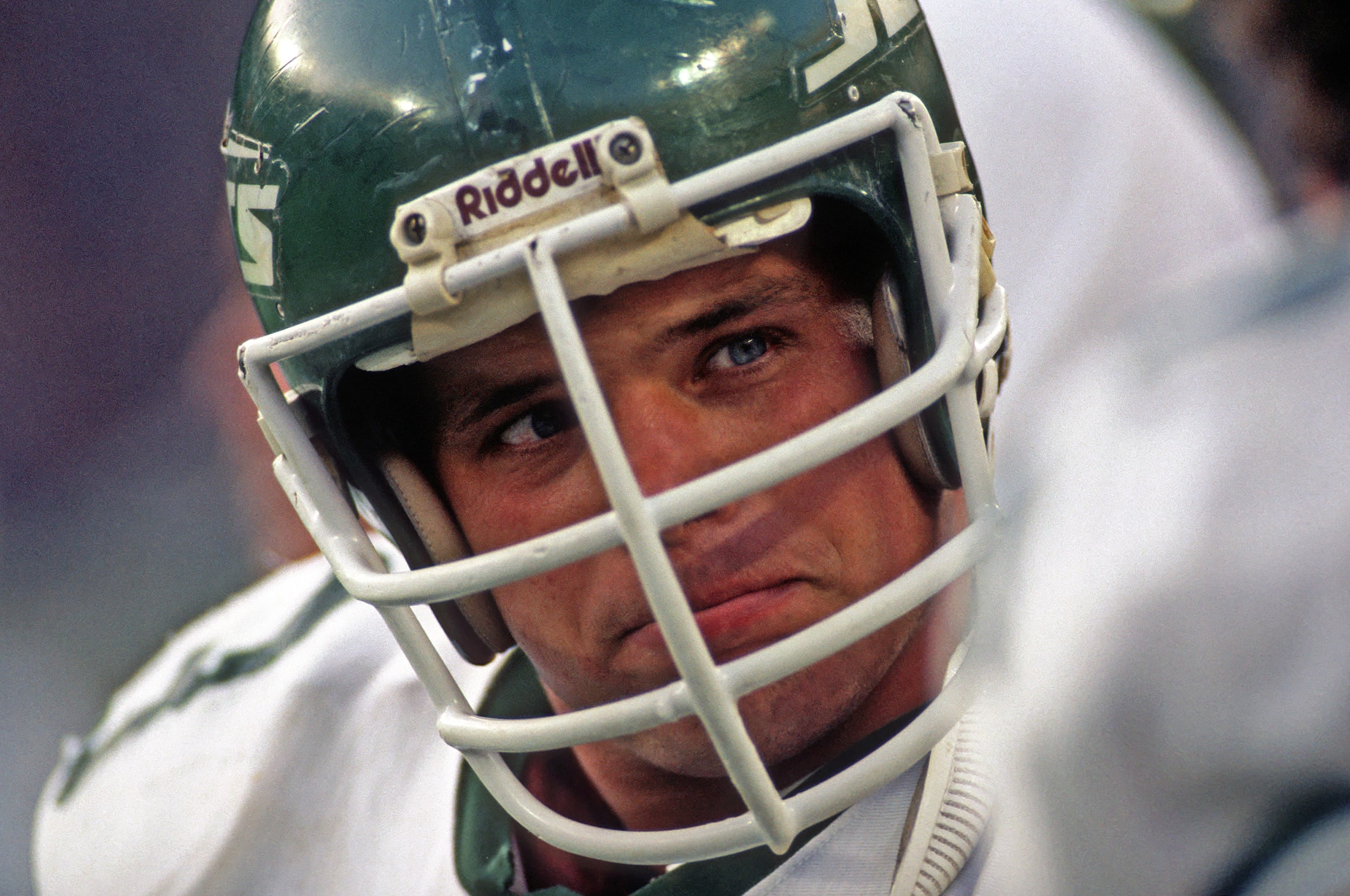 
                            Trump pardons 5 ex-NFL players, ‘pardon czar’ announces