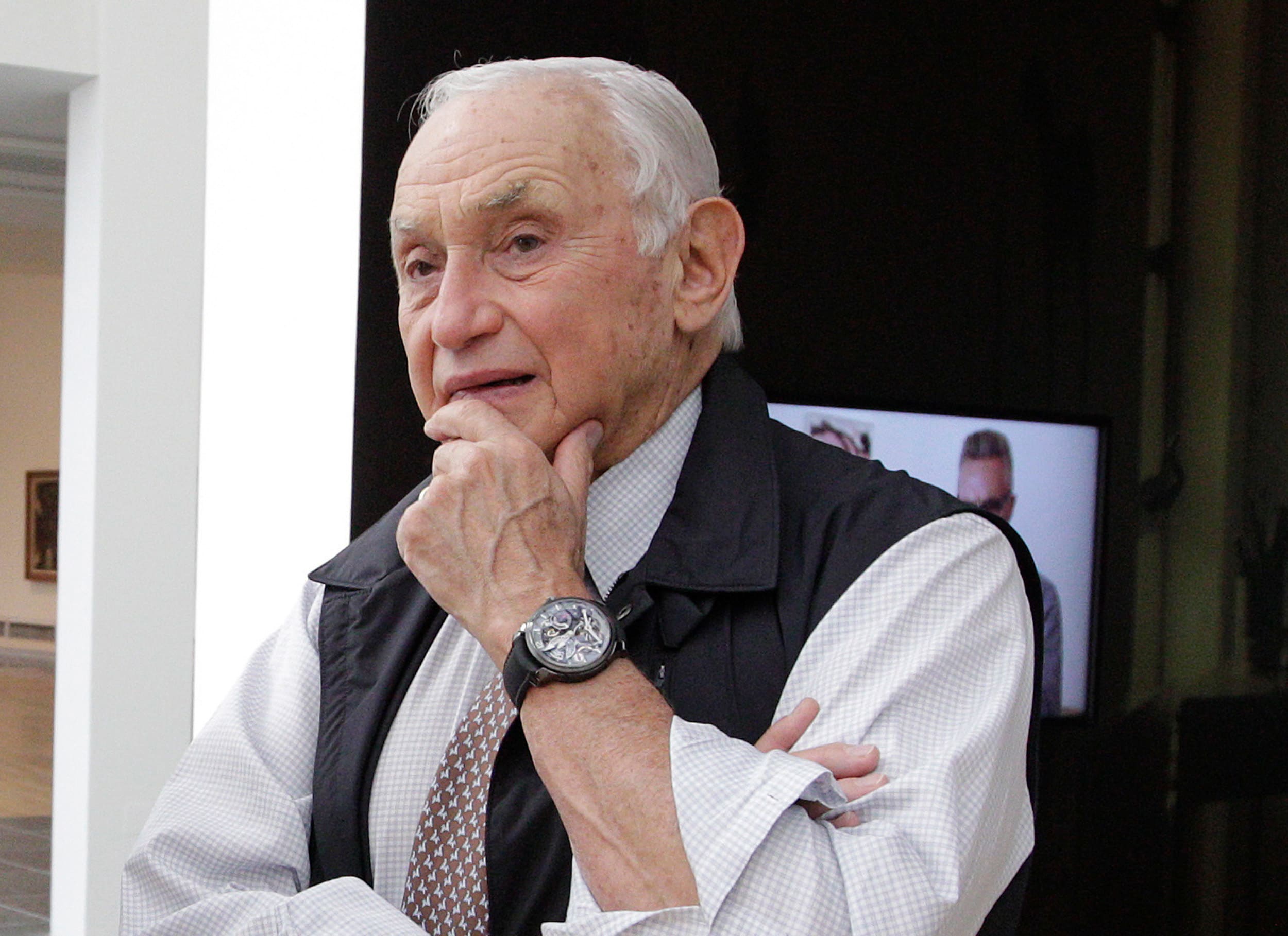 
                            Les Wexner to testify before Congress about his Epstein ties
