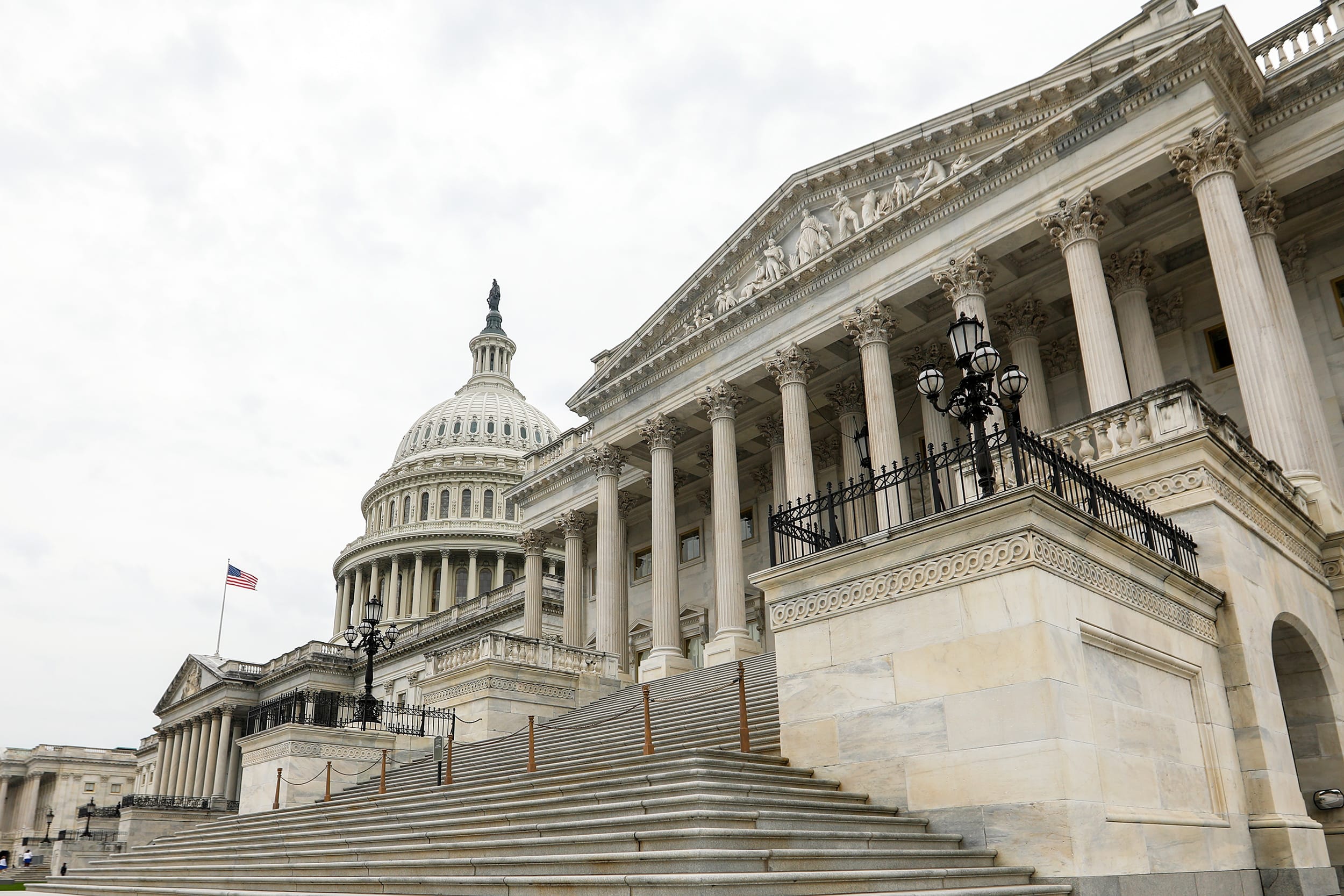 Police arrest 18-year-old with a loaded shotgun outside Capitol