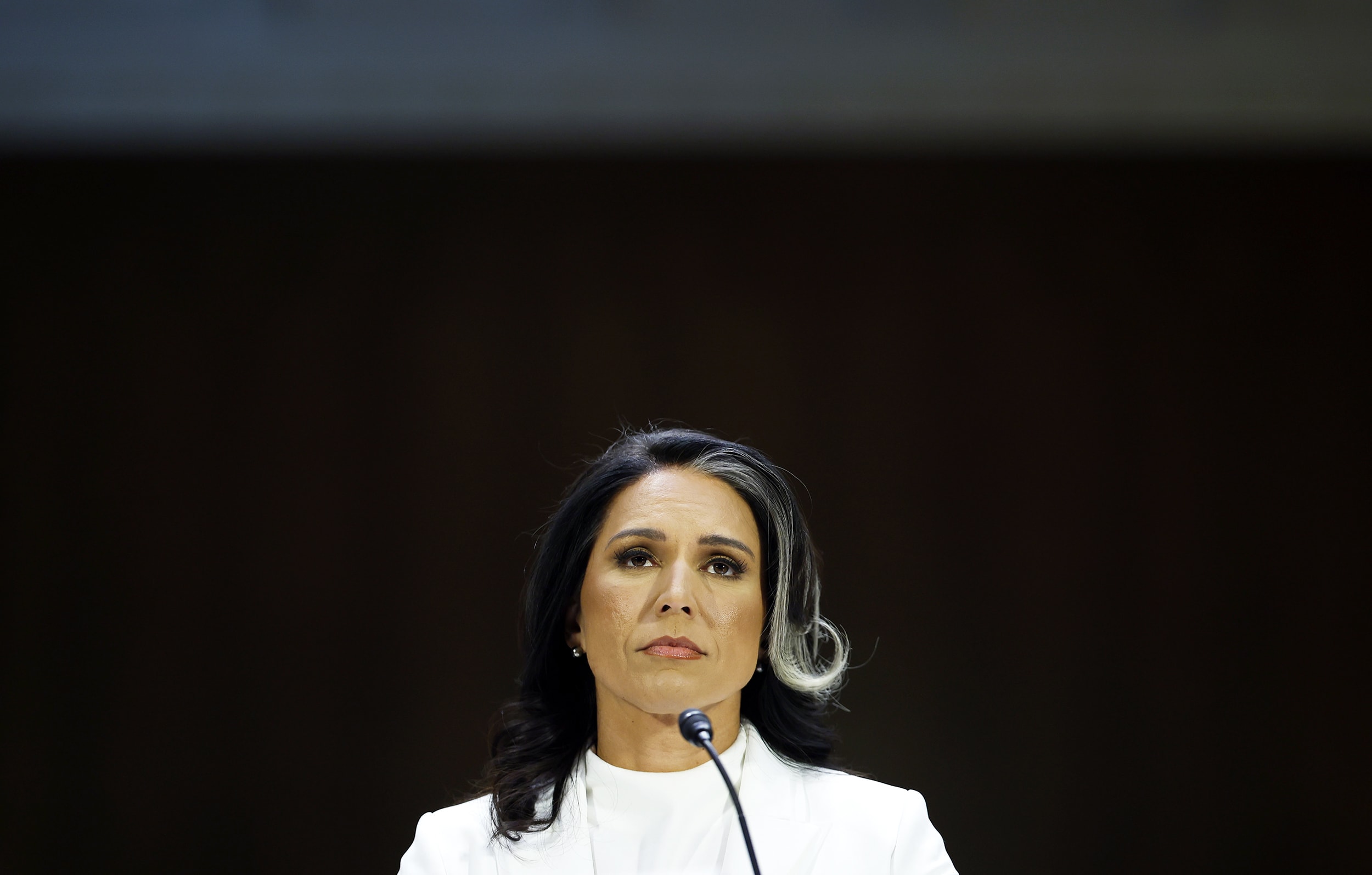 Trump admin. keeps Gabbard whistleblower complaint from Congress on executive privilege