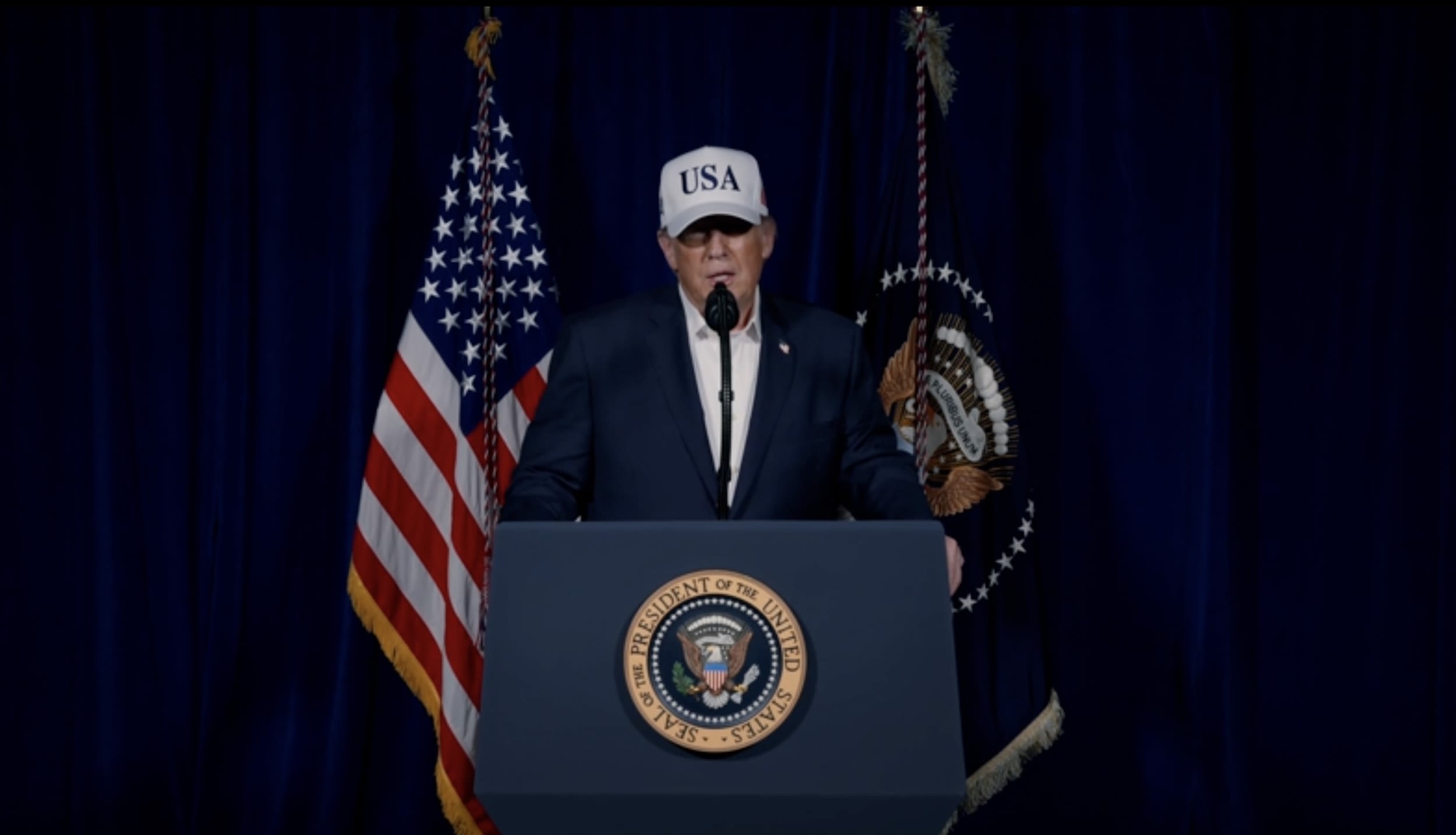 La libertad para Irán es el objetivo de la 'gran operación militar' que comenzó esta mañana, dice Trump a The Post - Image 3