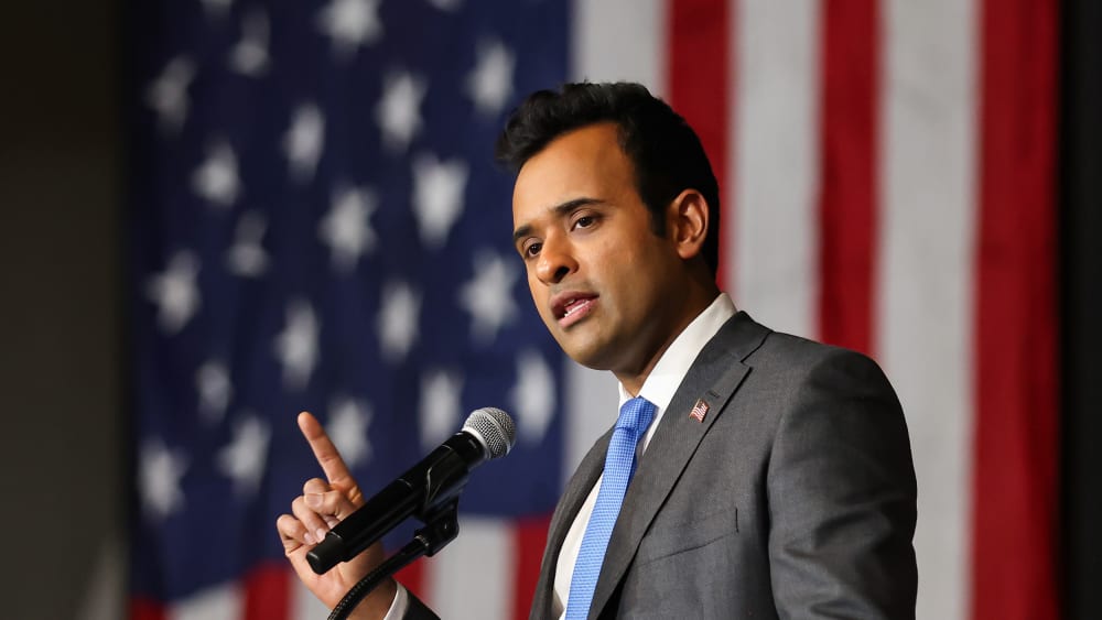 Vivek Ramaswamy speaks during a campaign rally in Toledo, O.H.