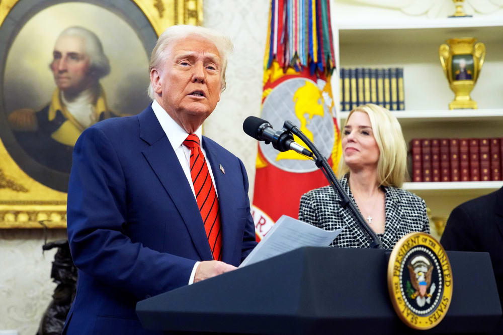 U.S. President Donald Trump and Attorney General Pam Bondi in the Oval Office.