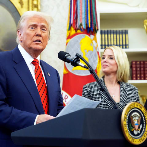 U.S. President Donald Trump and Attorney General Pam Bondi in the Oval Office.