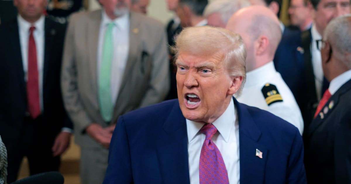 Trump again threatens to primary Indiana Republicans who spurned his redistricting push