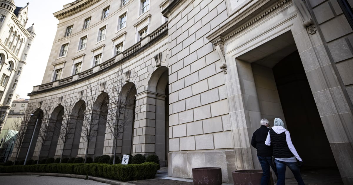 
                            On his IRS suit, Trump claims ‘nobody would care’ about a multibillion-dollar payout