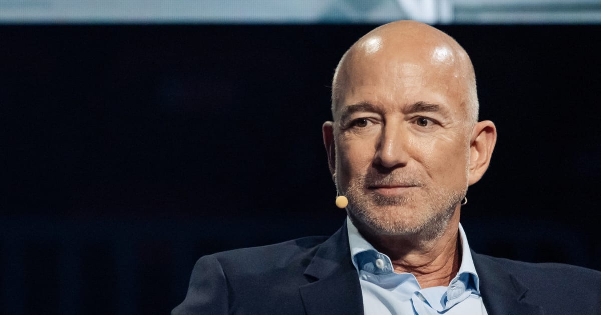 Former Washington Post editor says Jeff Bezos has made the paper’s crisis 'dramatically worse'