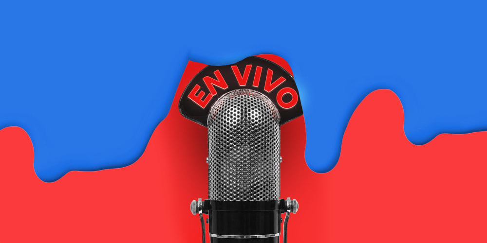 Photo illustration: Blue colored paint spilling over a microphone with the text, "En Vivo".