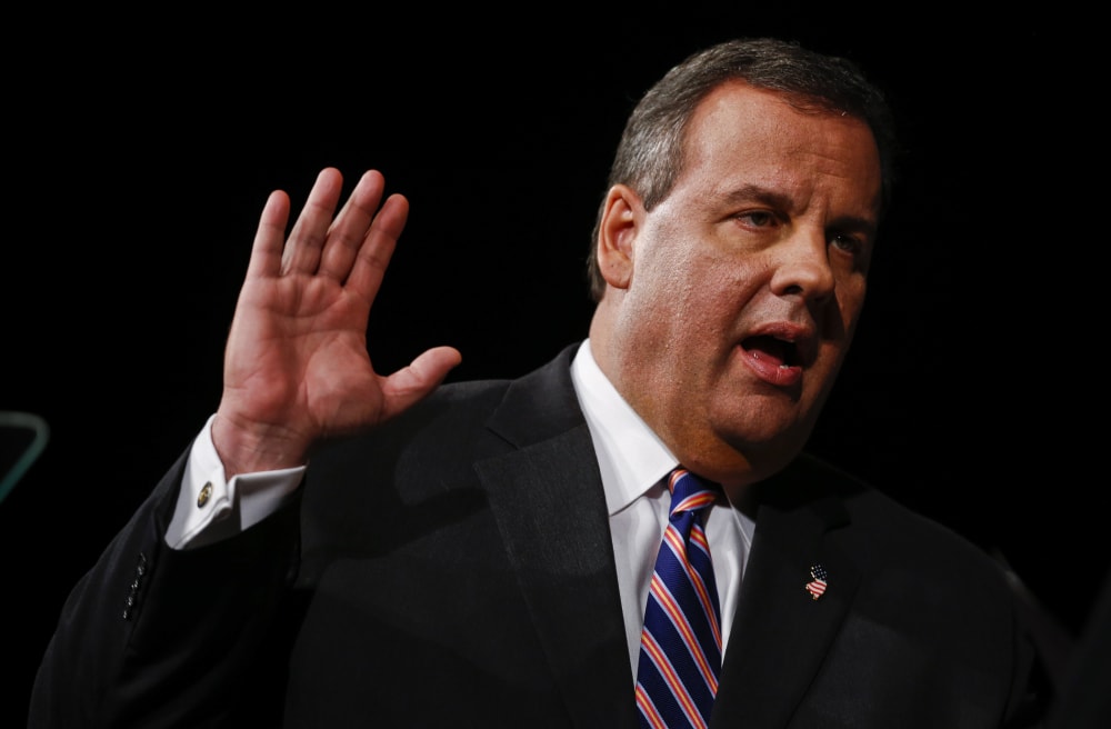 New Jersey Gov. Chris Christie is sworn in by Chief Justice of the New Jersey Supreme Court Stuart Rabner for his second term on January 21, 2014 at the War Memorial in Trenton, New Jersey.