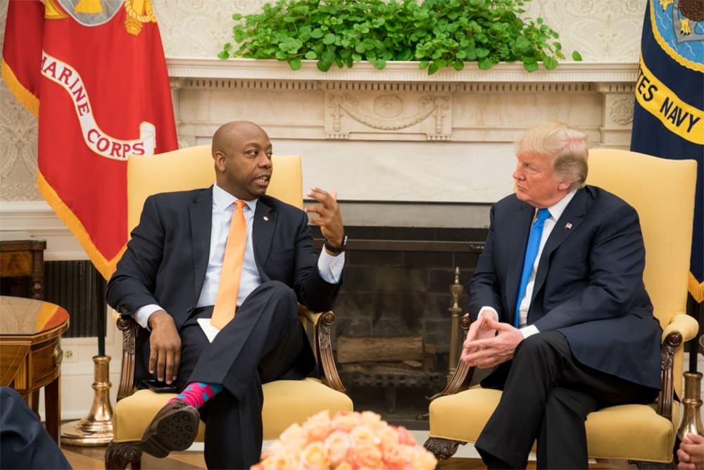 Image: Trump Meets With Senator Tim Scott