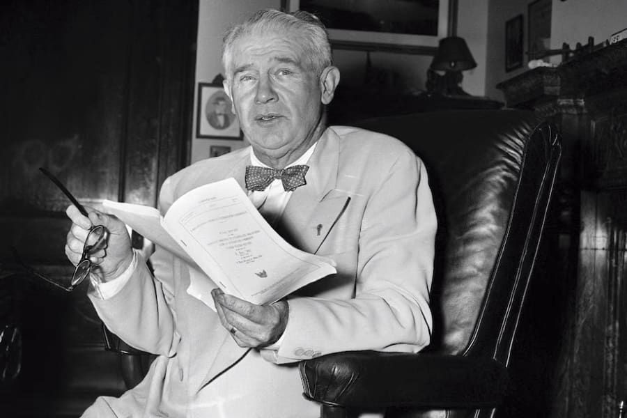 Lester Hunt takes Washington