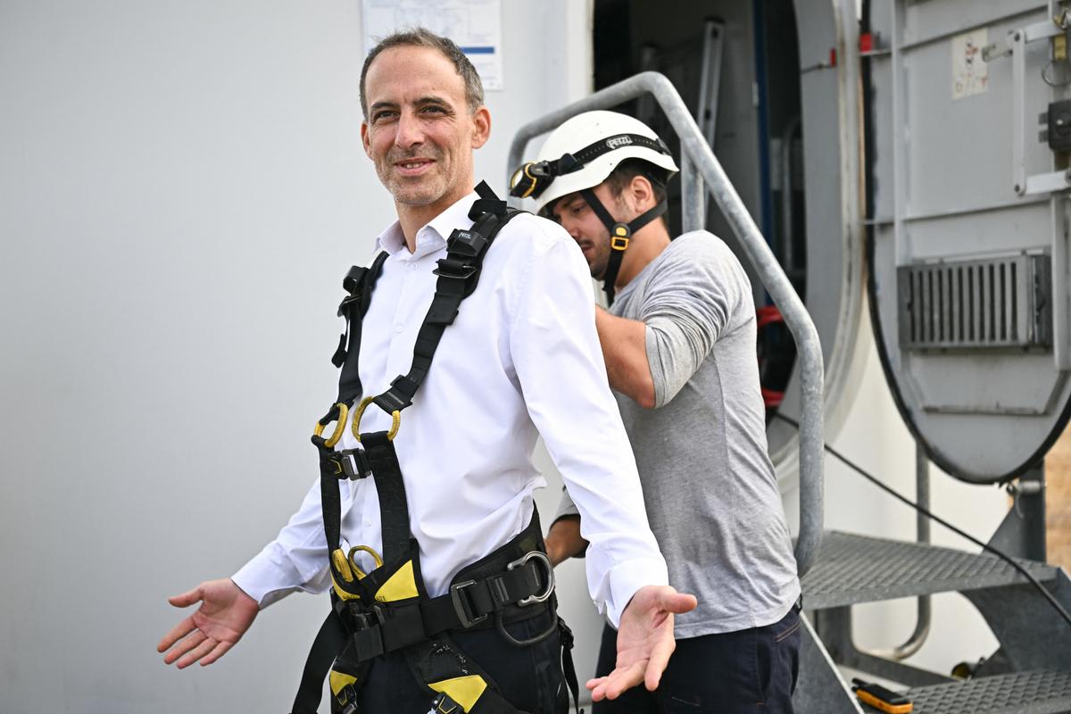Raphaël Glucksmann lance sa campagne en Charente-Maritime aux côtés de Yannick Jadot