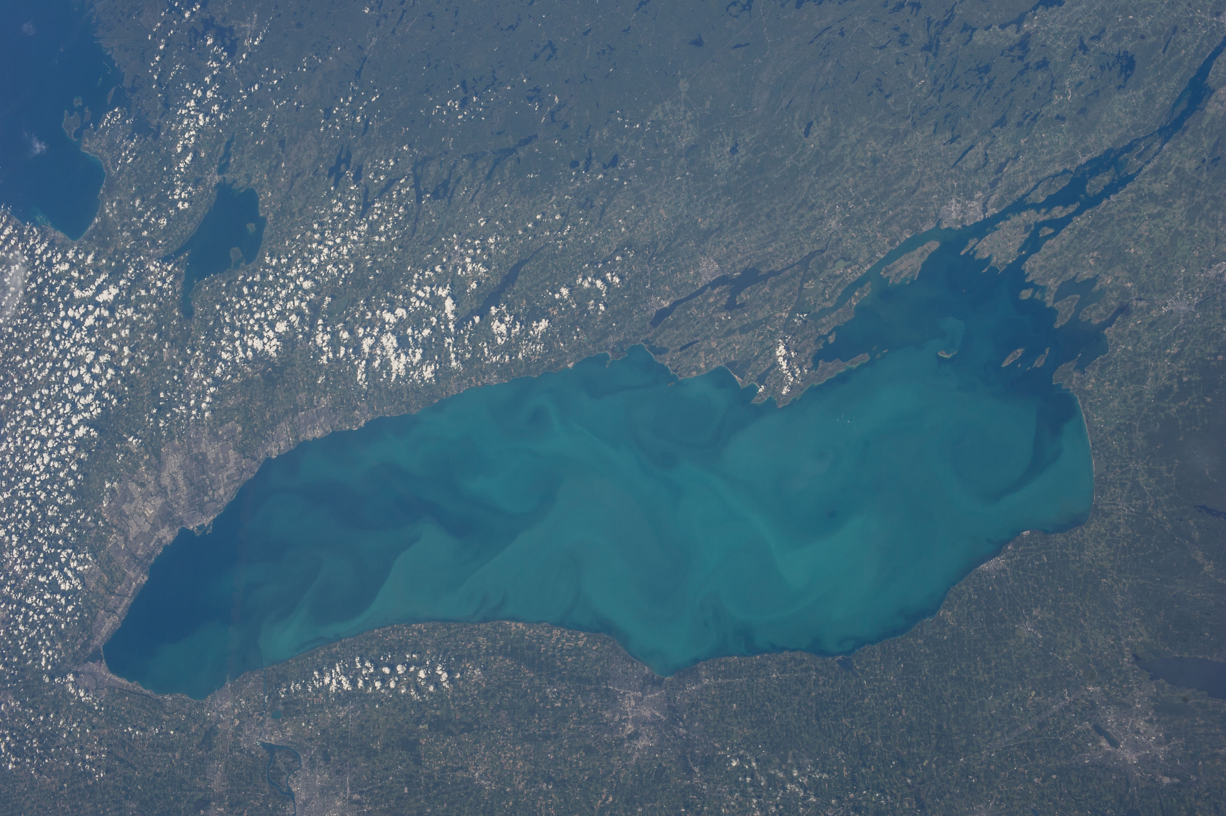 Donald Trump signe un décret pour renommer le lac Ontario en « lac d’Amérique »