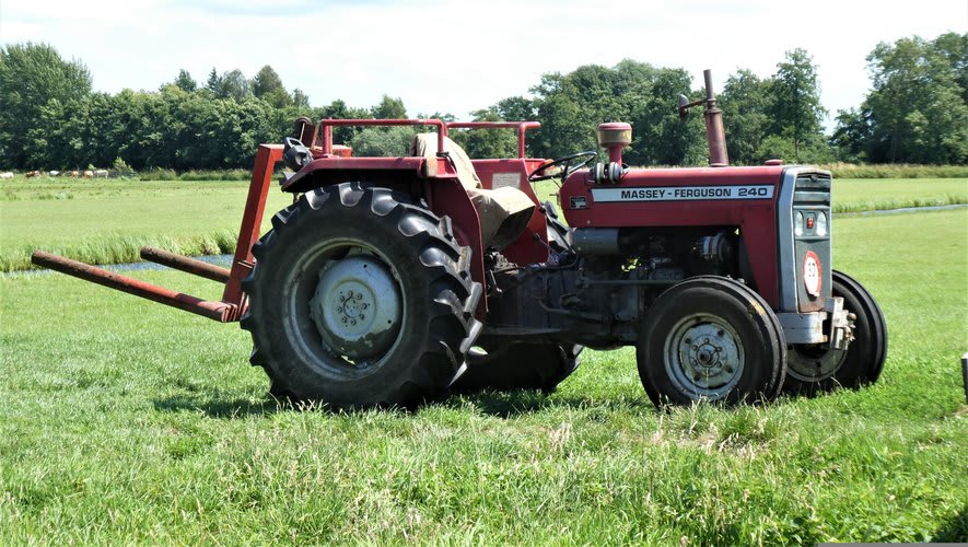 Marc Gaucher parcourt 450 kilomètres en tracteur en hommage à ses parents