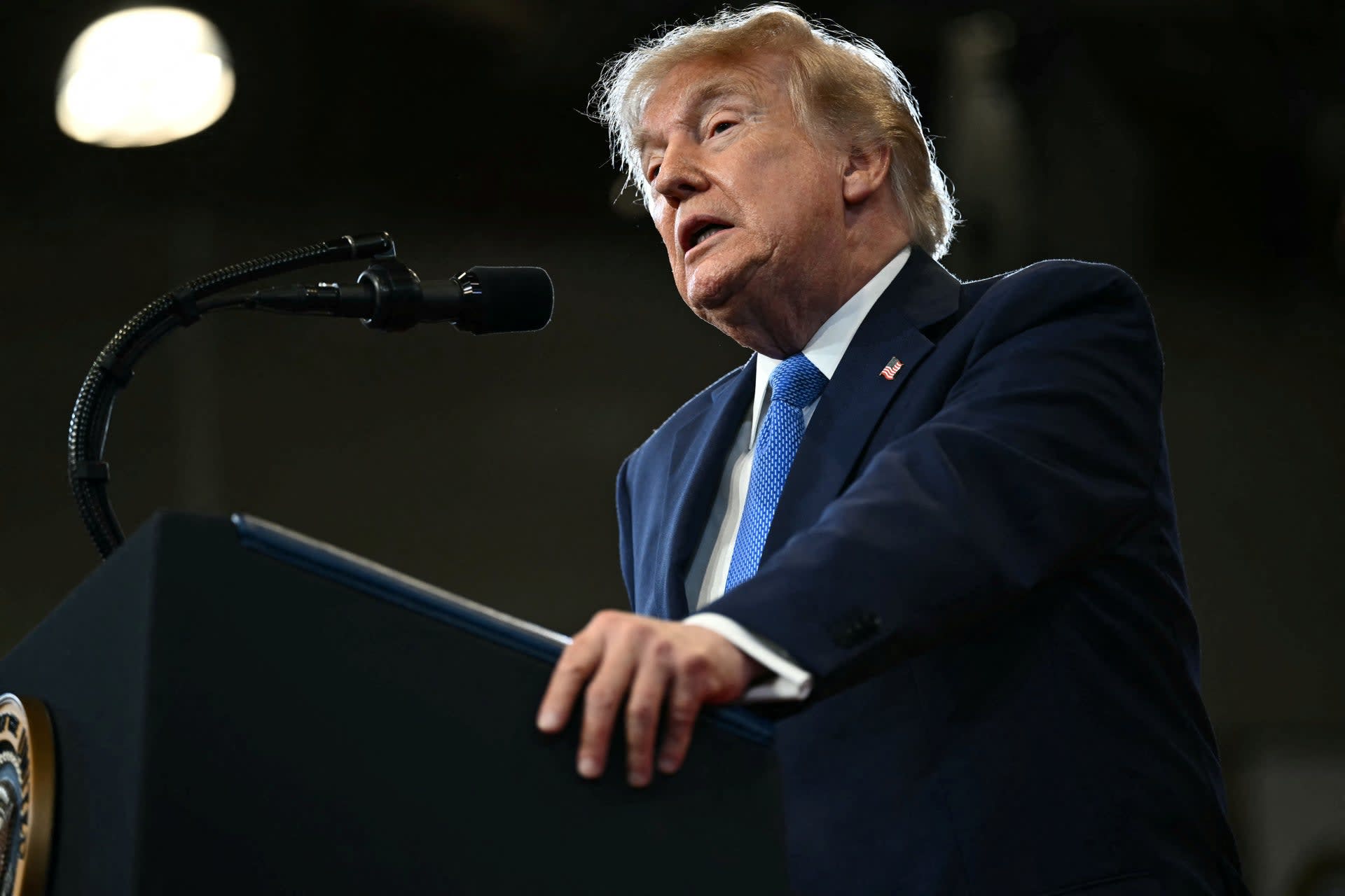 Donald Trump announces a major oil deal between Washington and Caracas