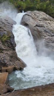 images/S7uZj6s_Ctb4YYJlsWQfnbP_oZjnA9UP3akN2nBZEBY-576x1024