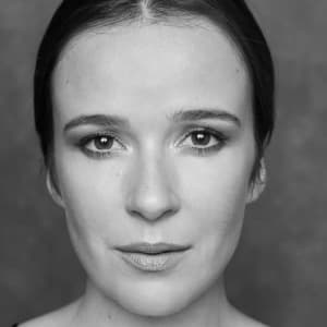 Claire van der Boom