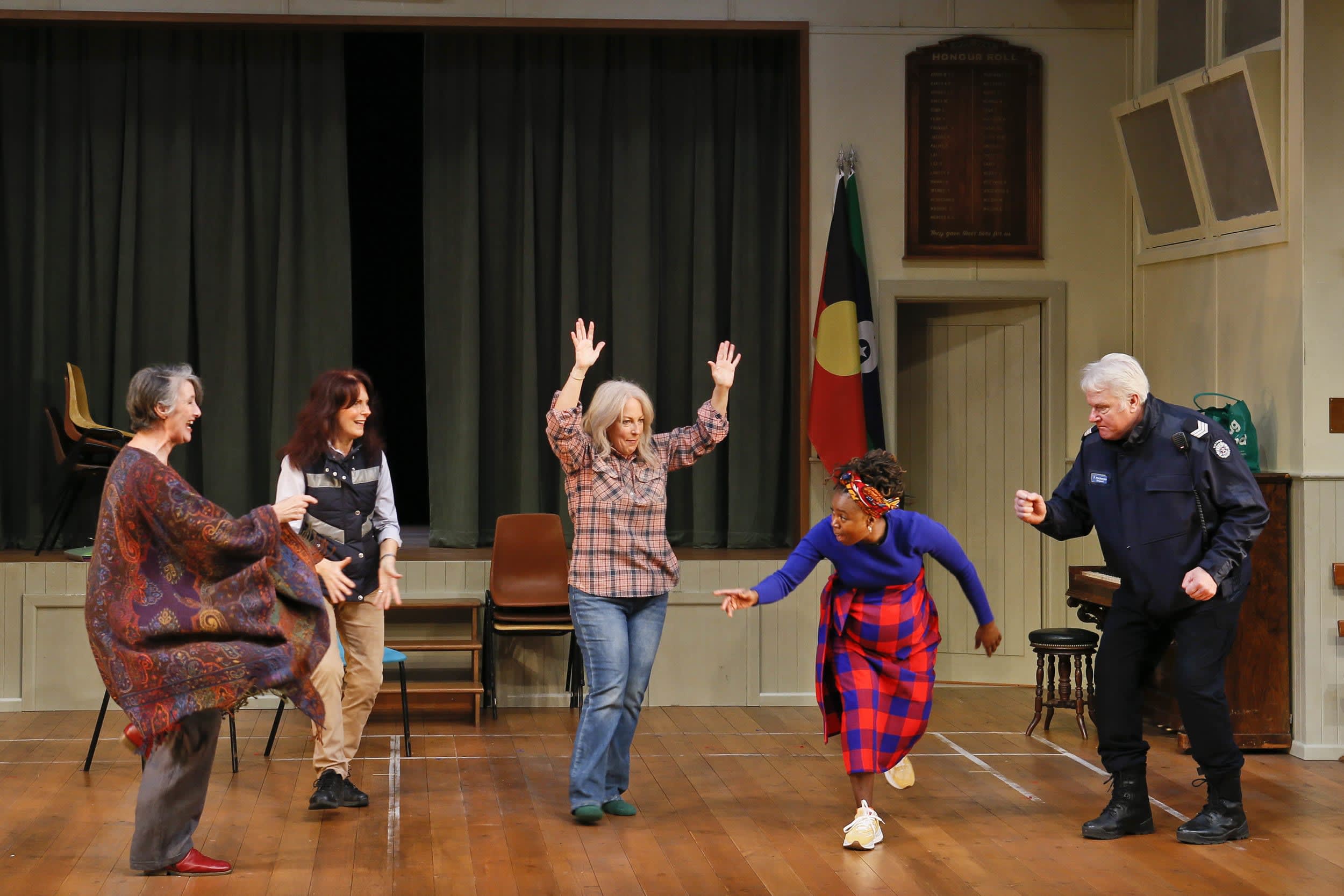 MTC THE HEARTBREAK CHOIR photo Jeff Busby 1535 LR crpynq