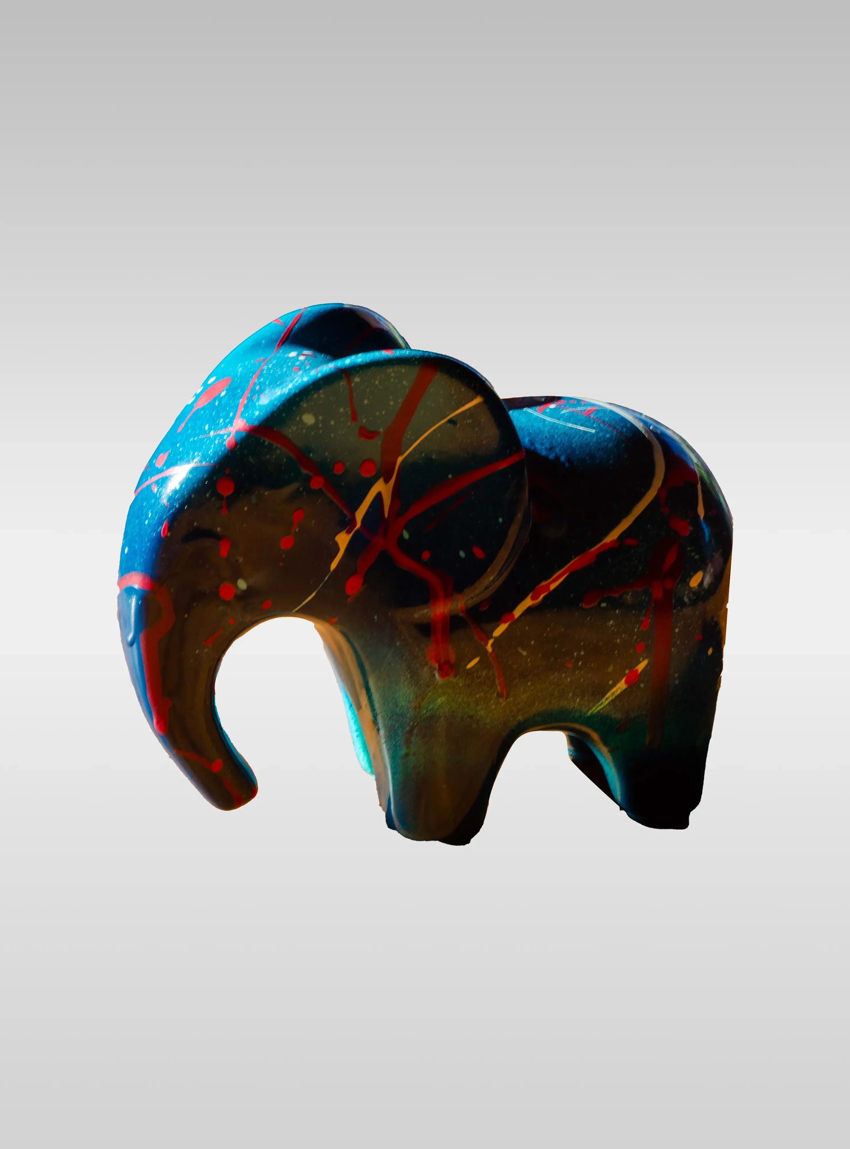 Elephant  "Nebula Pachyderm" - L’univers capturé dans une statuette