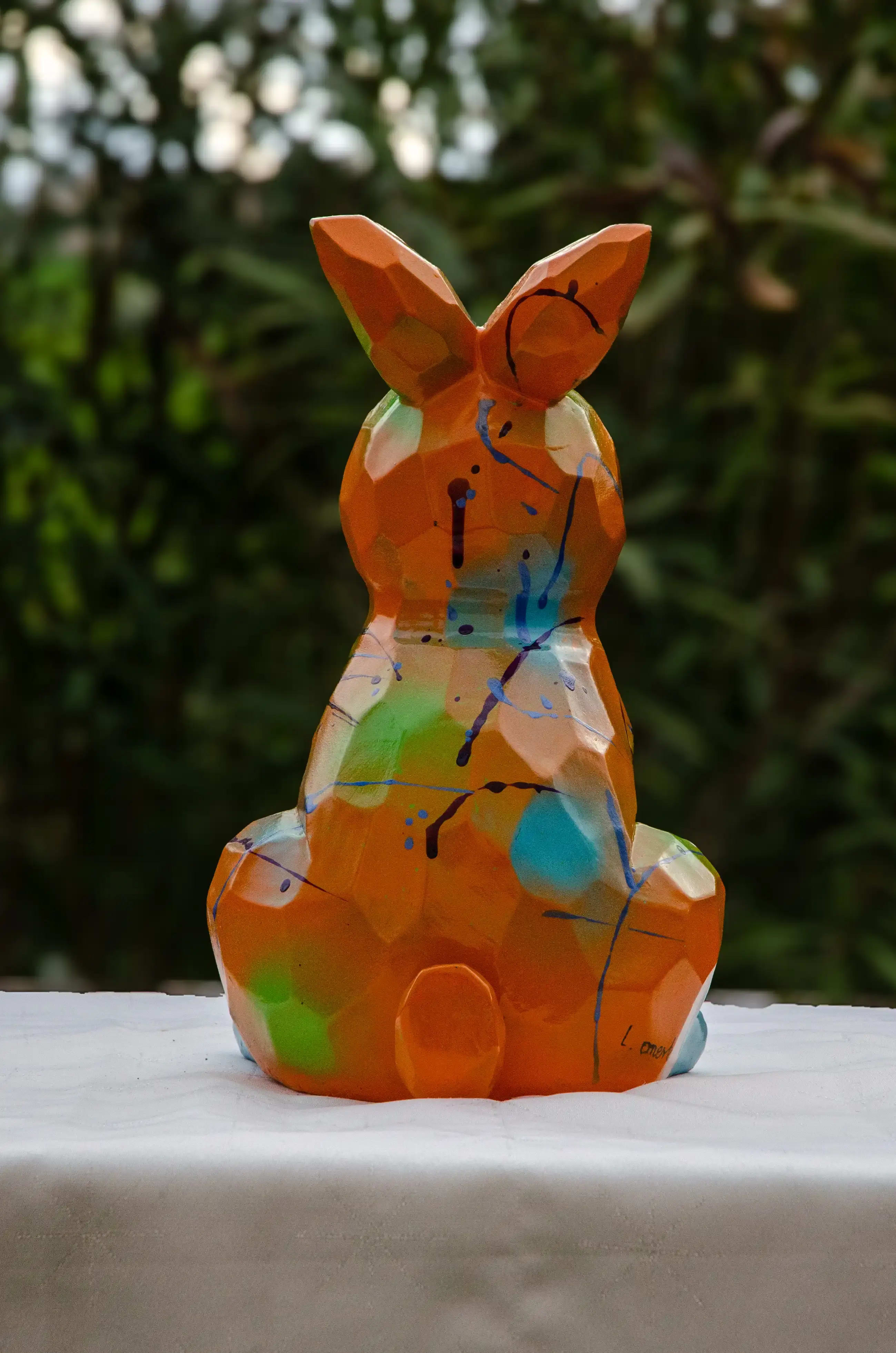 Carotène - Statue de lapin en résine orange 2