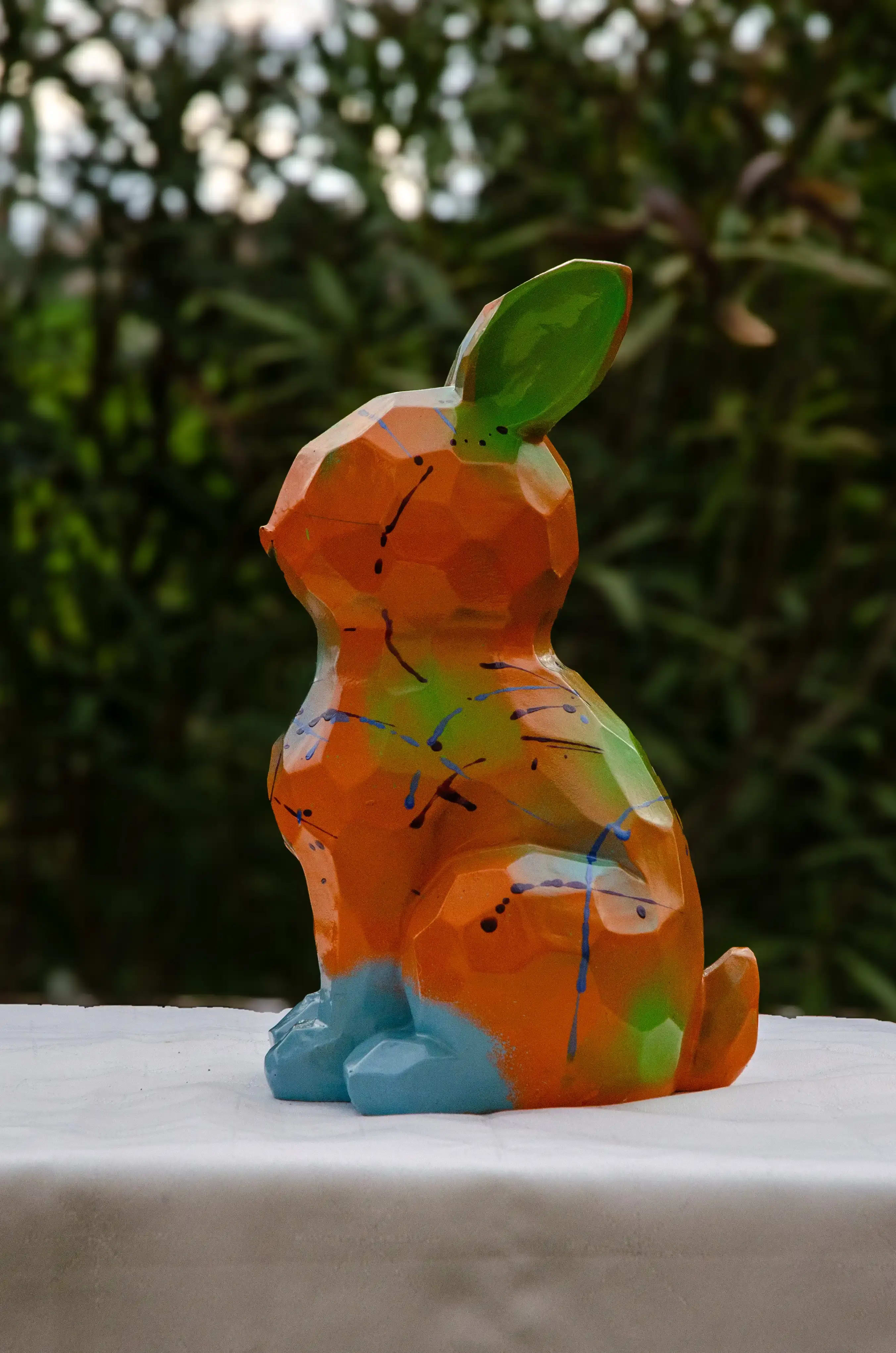 Carotène - Statue de lapin en résine orange 3