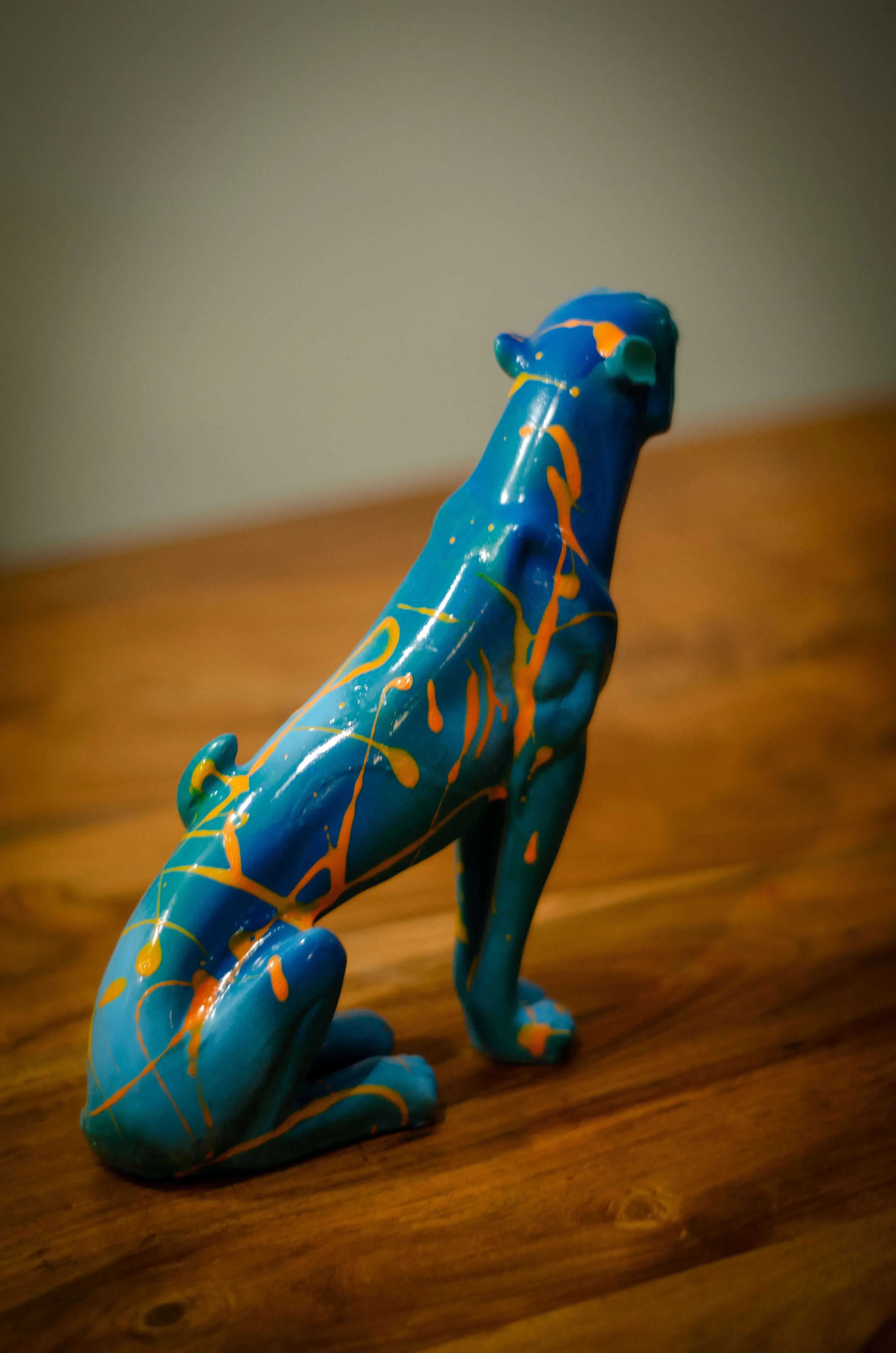 Panthere bleu assise 1