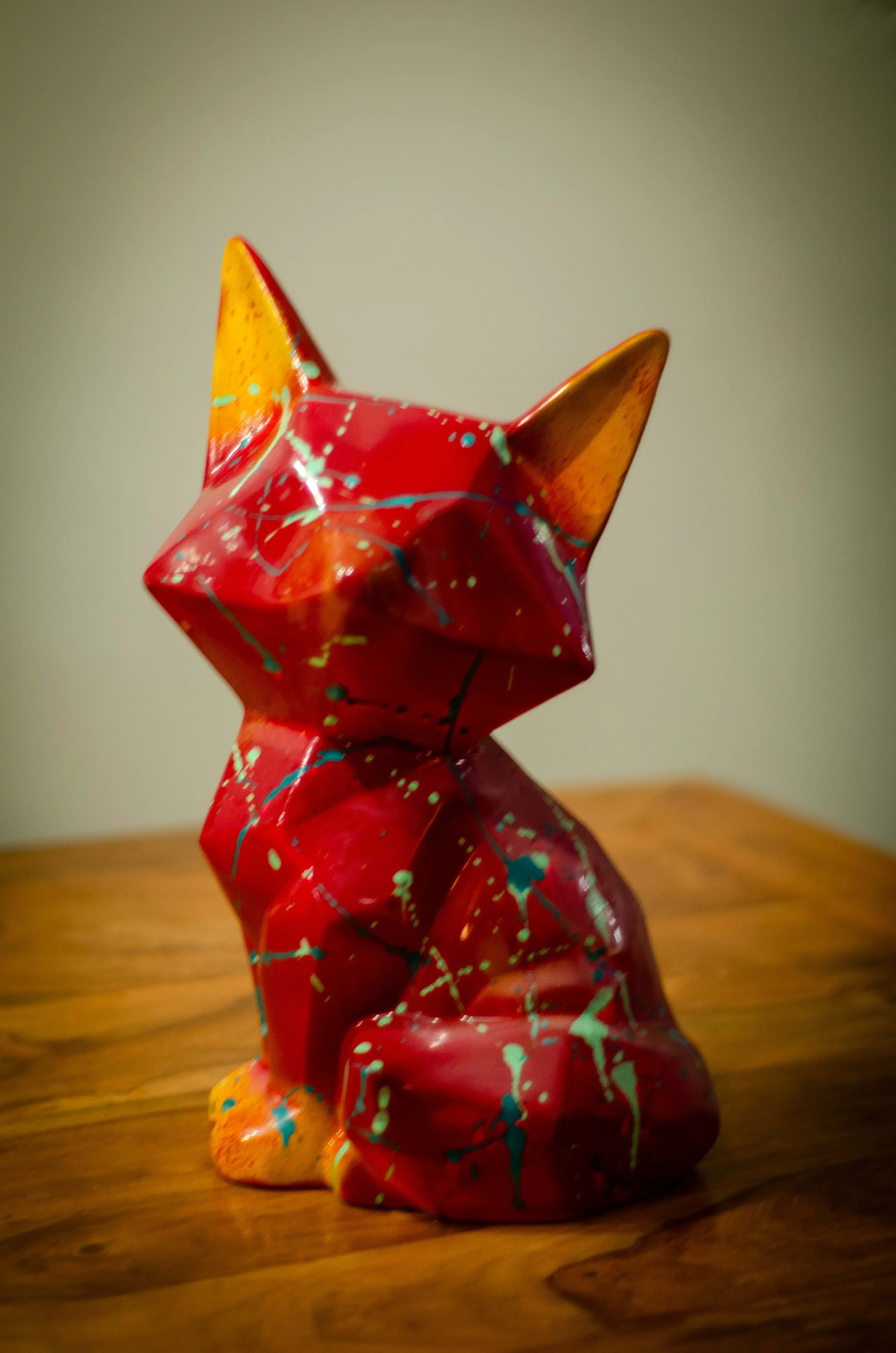Sculpture en céramique “Renard pop” rouge 1