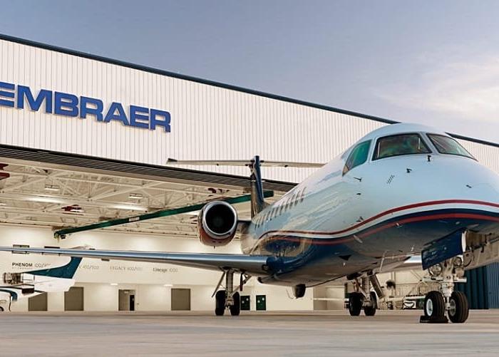 Embraer consolida liderança com linha E-Jet frente à concorrência da Airbus